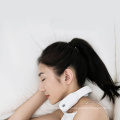 Masseur d&#39;épaule électrique sans fil portatif de massage cervical intelligent rechargeable